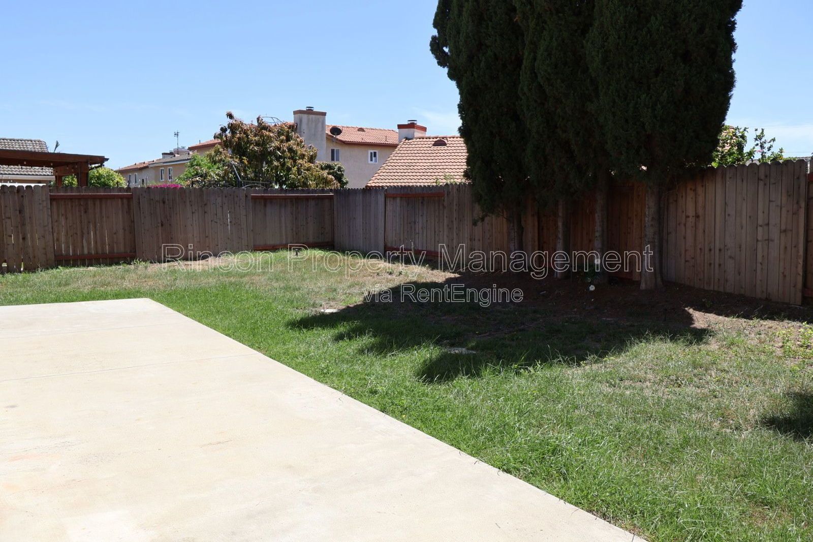 Freshly Updated East Ventura Home *Country Grove* 4 Bedrooms/2.5 Baths property image