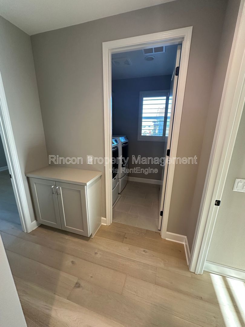 ONE BEDROOM RENTAL with Ensuite Bathroom and Shared Furnished Common Areas in *Del Sol - Ventura* property image