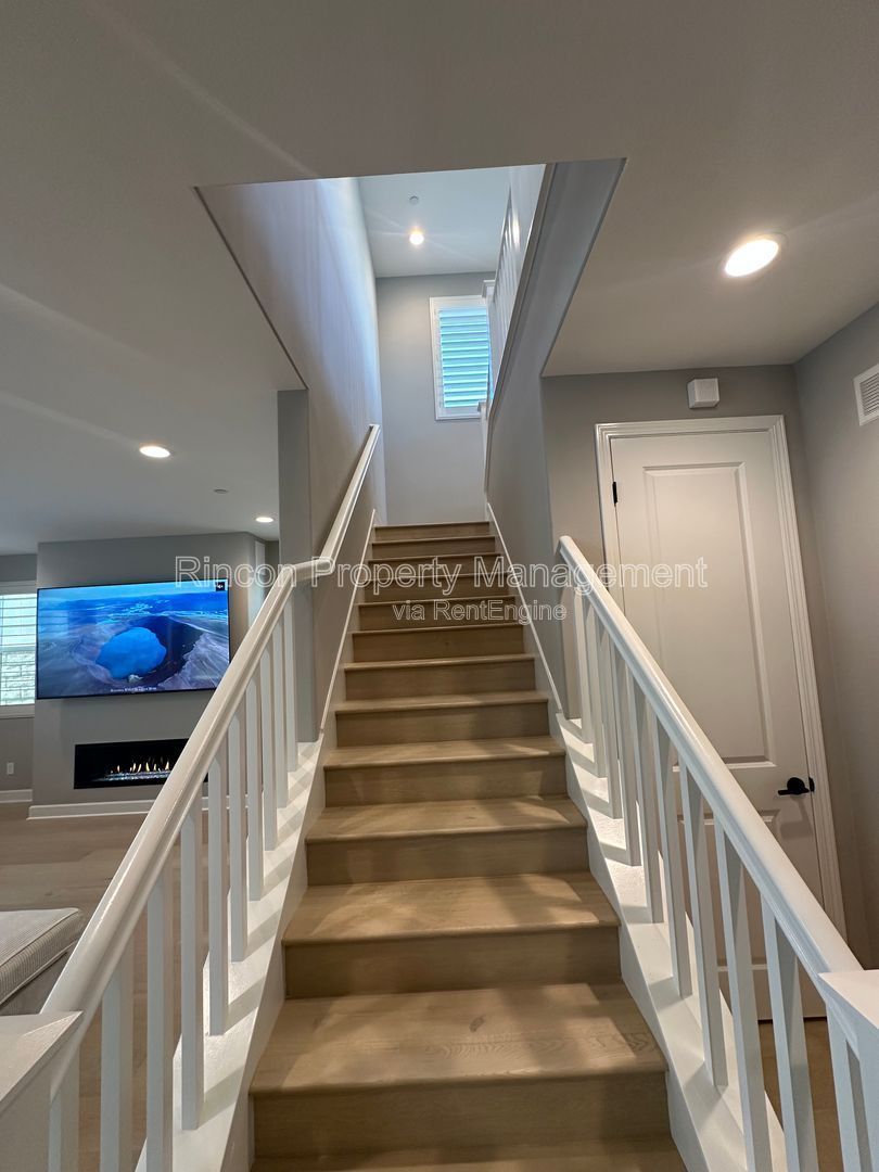 ONE BEDROOM RENTAL with Ensuite Bathroom and Shared Furnished Common Areas in *Del Sol - Ventura* property image