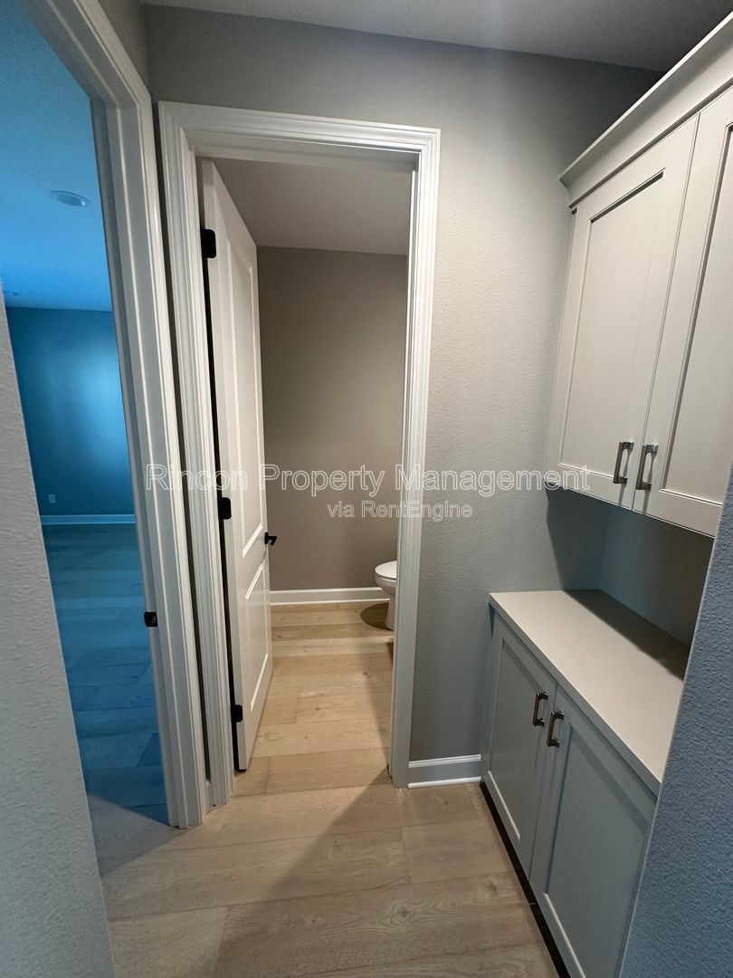 ONE BEDROOM RENTAL with Ensuite Bathroom and Shared Furnished Common Areas in *Del Sol - Ventura* property image