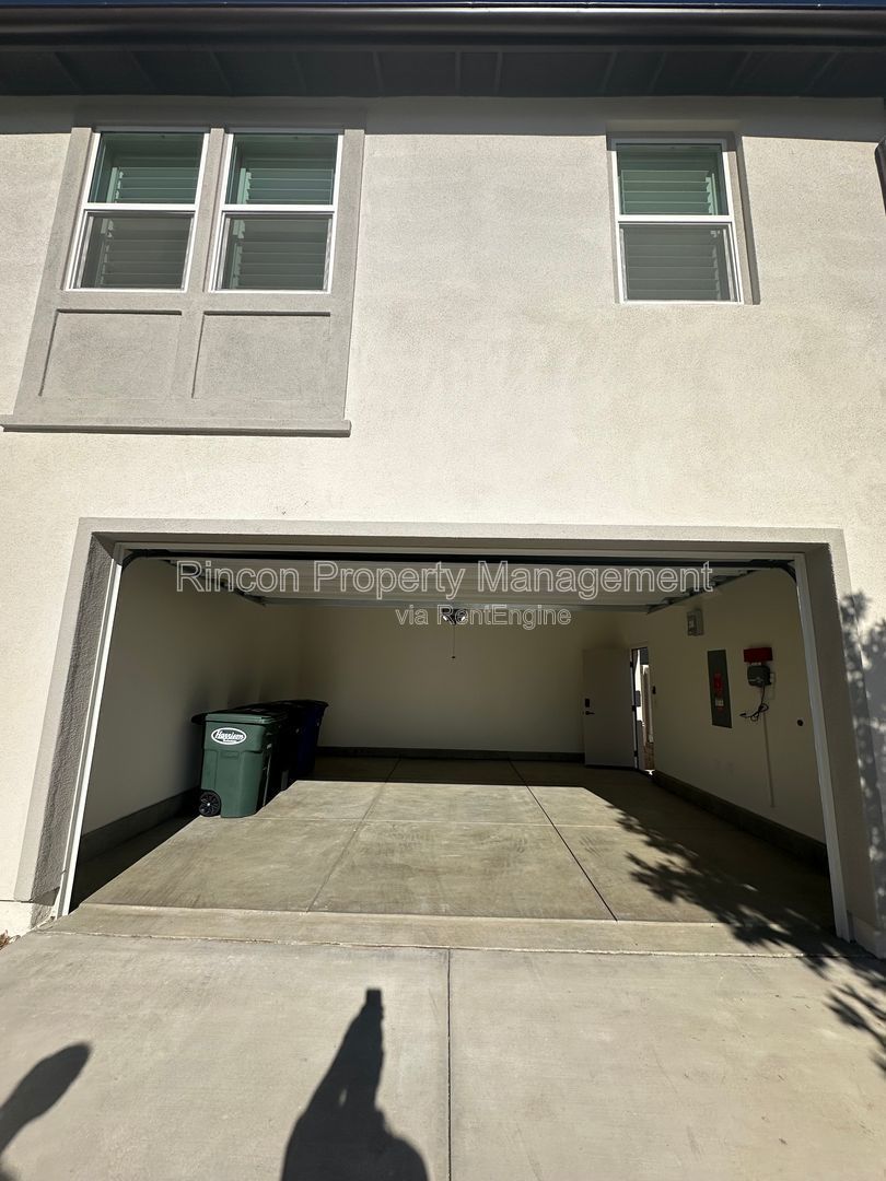 ONE BEDROOM RENTAL with Ensuite Bathroom and Shared Furnished Common Areas in *Del Sol - Ventura* property image