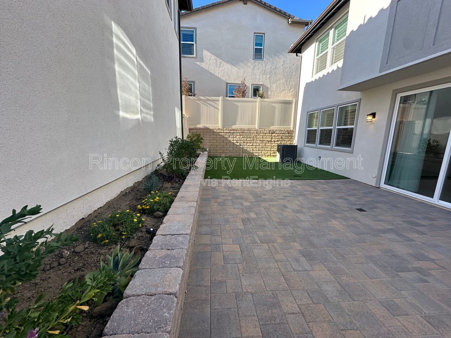 ONE BEDROOM RENTAL with Ensuite Bathroom and Shared Furnished Common Areas in *Del Sol - Ventura* property image