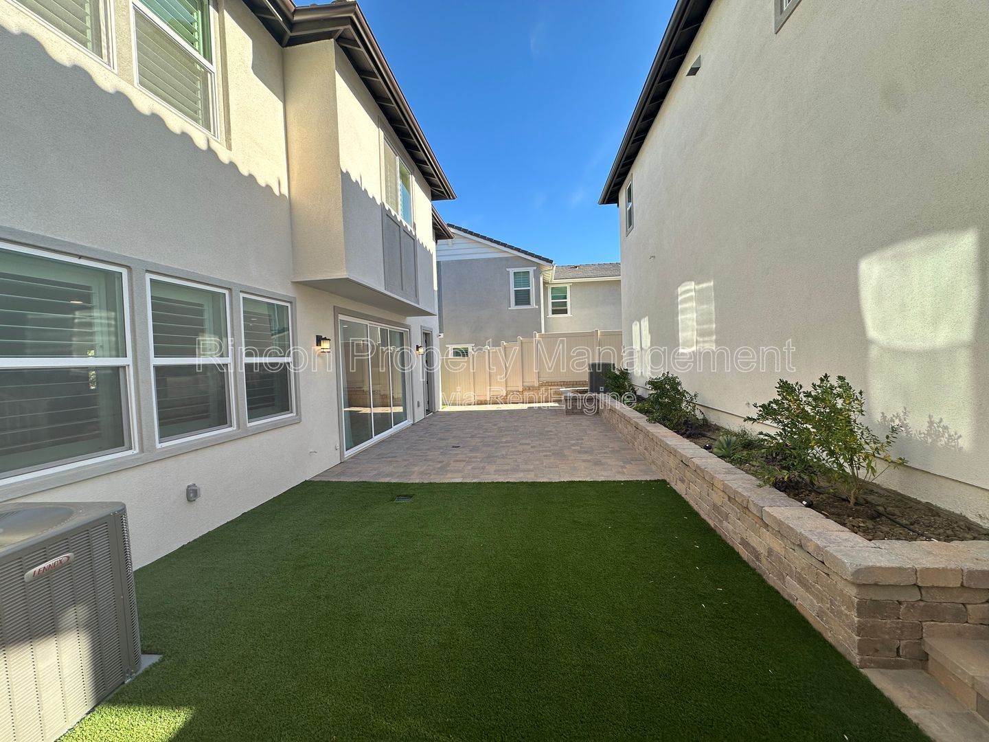 ONE BEDROOM RENTAL with Ensuite Bathroom and Shared Furnished Common Areas in *Del Sol - Ventura* property image