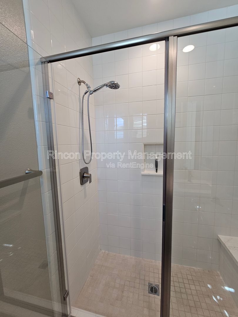 ONE BEDROOM RENTAL with Ensuite Bathroom and Shared Furnished Common Areas in *Del Sol - Ventura* property image