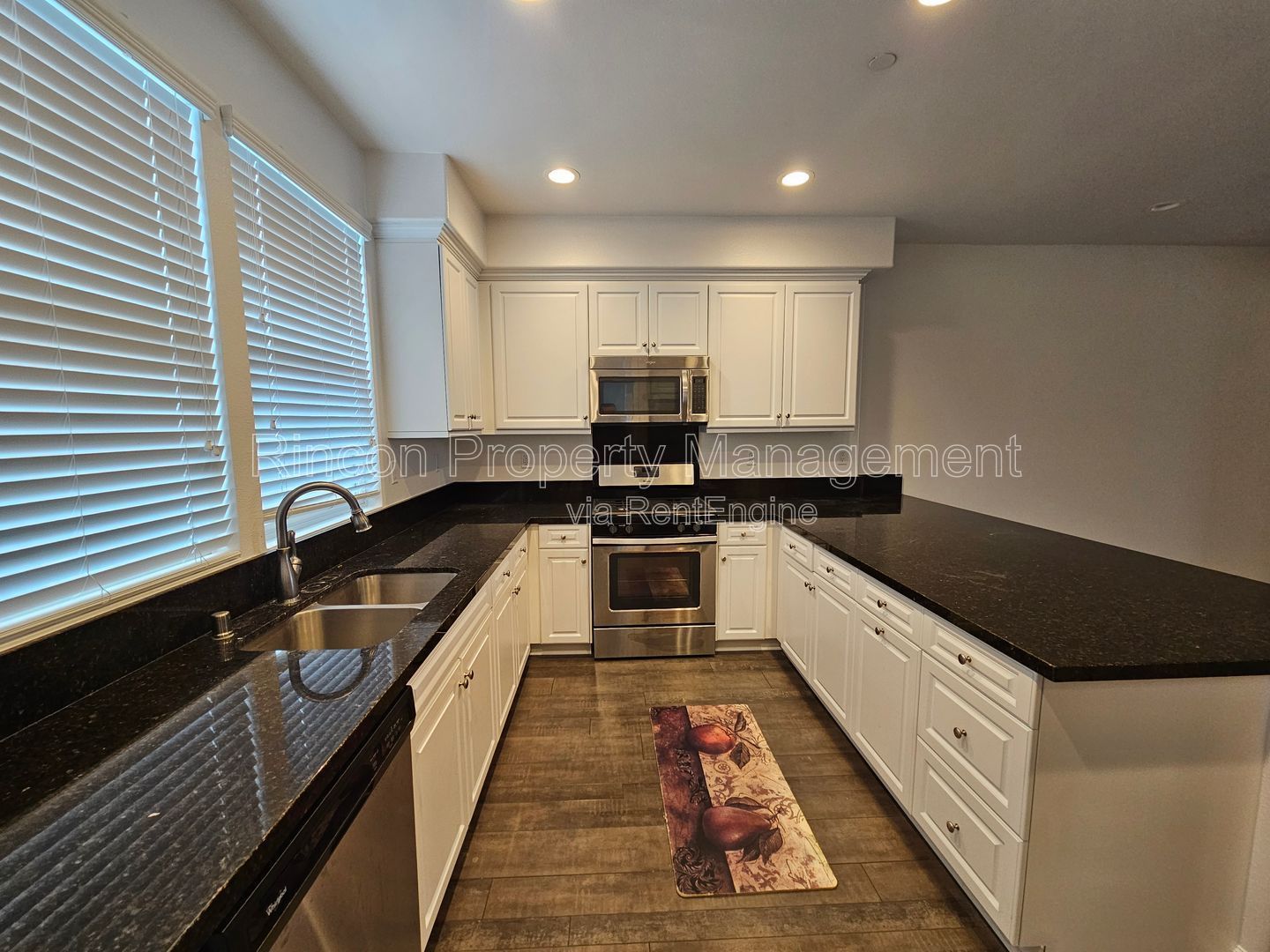 ***4-bedroom, 3.5 Bath Home in Oxnard*** Available Now! property image