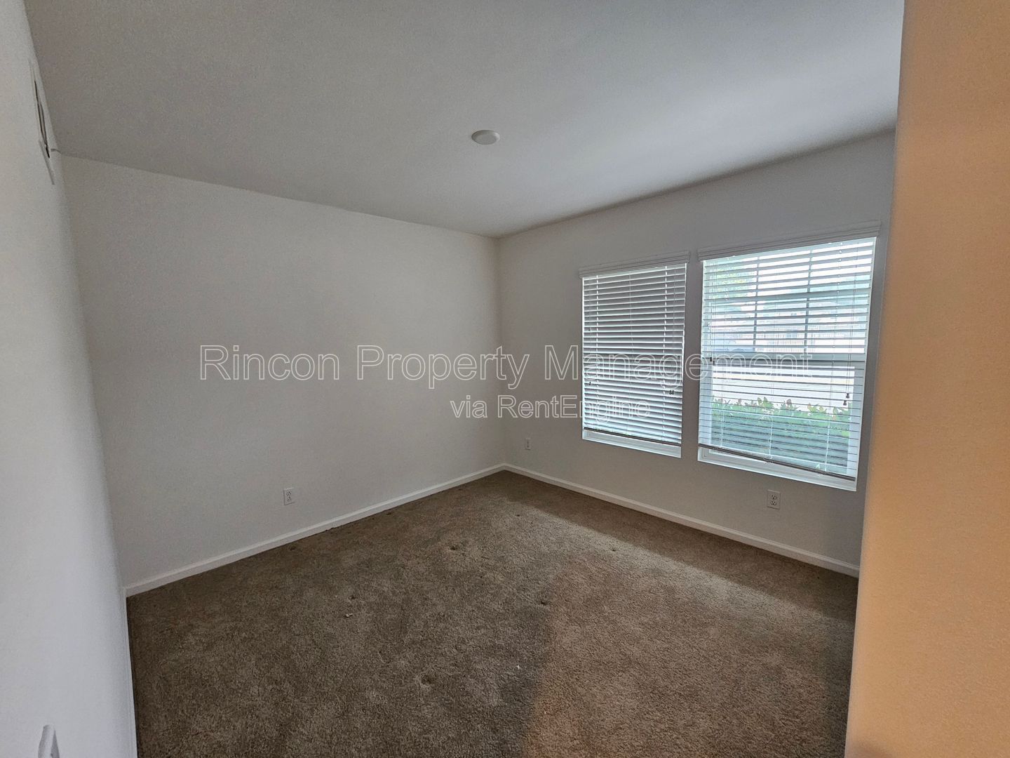 ***4-bedroom, 3.5 Bath Home in Oxnard*** Available Now! property image