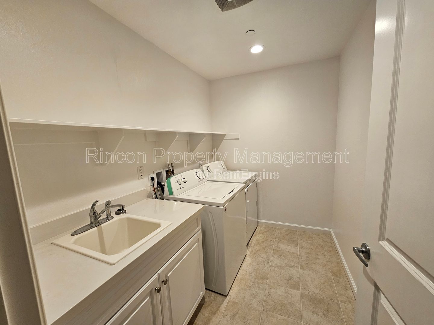 ***4-bedroom, 3.5 Bath Home in Oxnard*** Available Now! property image