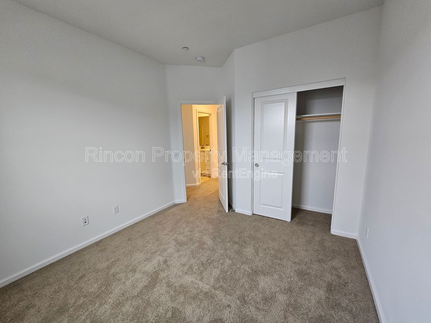 ***4-bedroom, 3.5 Bath Home in Oxnard*** Available Now! property image