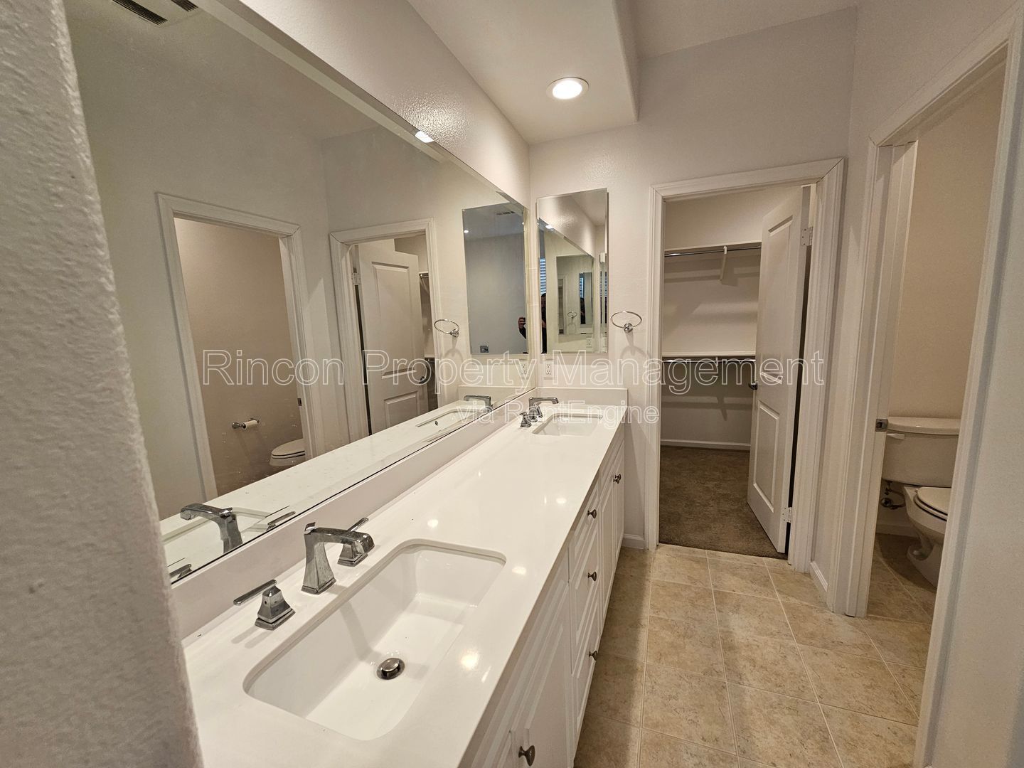 ***4-bedroom, 3.5 Bath Home in Oxnard*** Available Now! property image