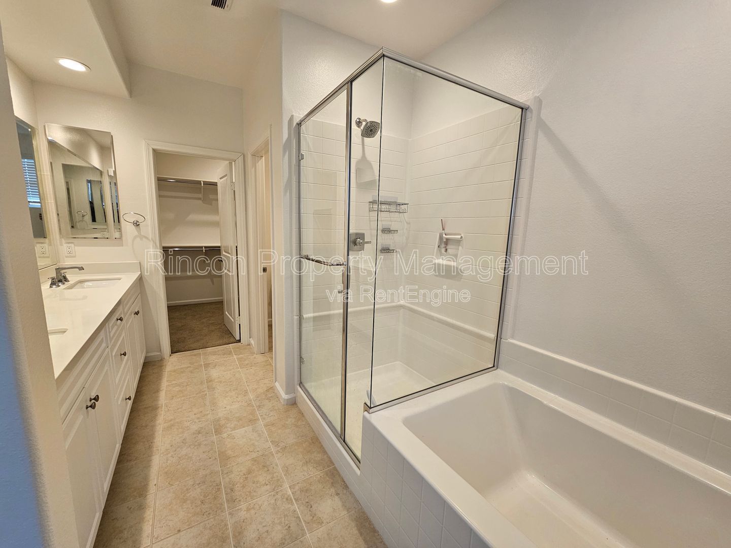 ***4-bedroom, 3.5 Bath Home in Oxnard*** Available Now! property image