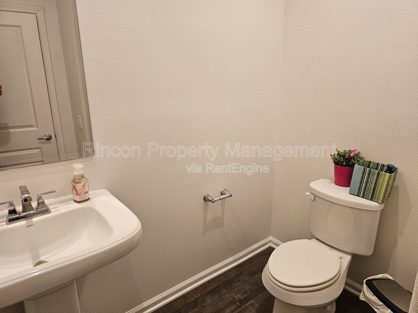 ***4-bedroom, 3.5 Bath Home in Oxnard*** Available Now! property image