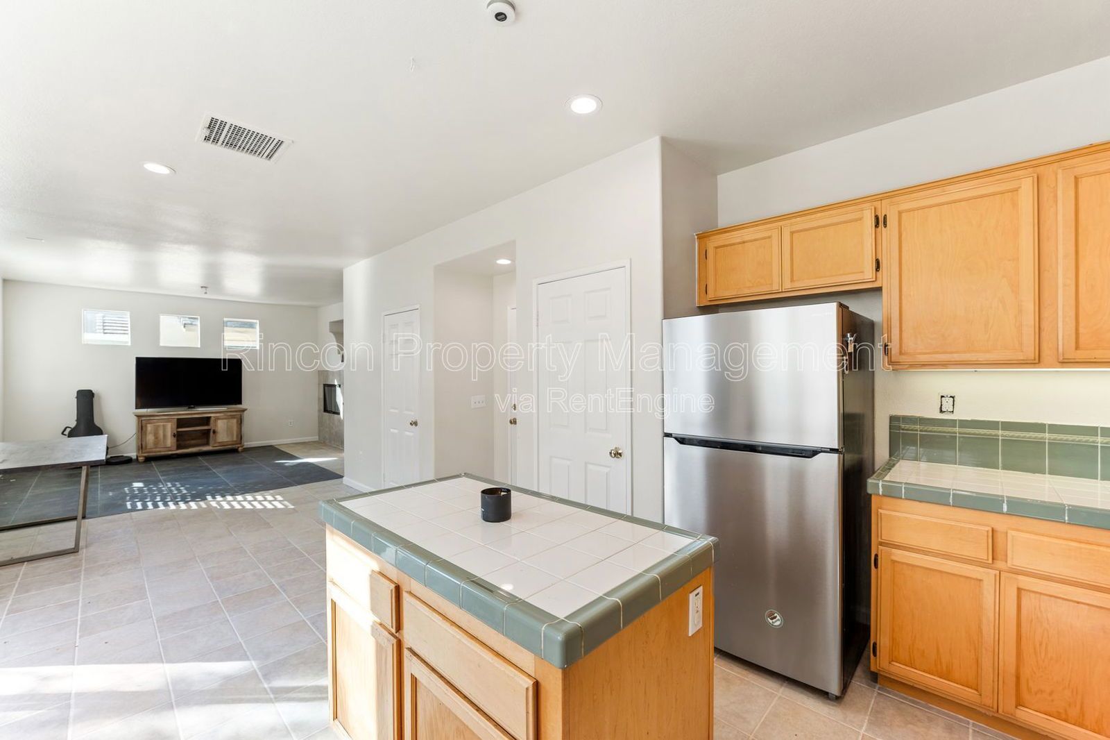 Spacious Two-Story Home for Rent in Fillmore – Available March 17th property image