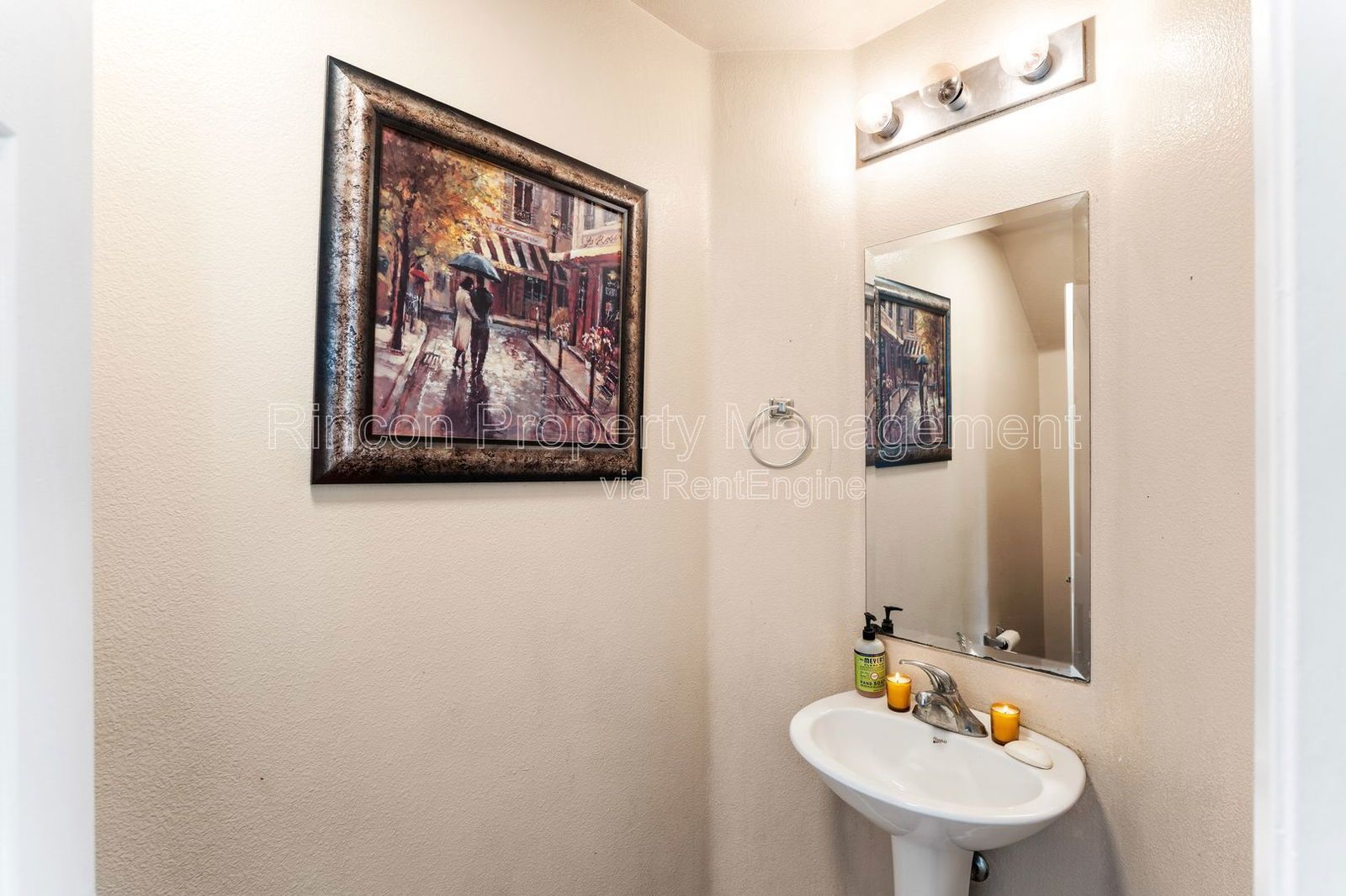 Spacious Two-Story Home for Rent in Fillmore – Available March 17th property image