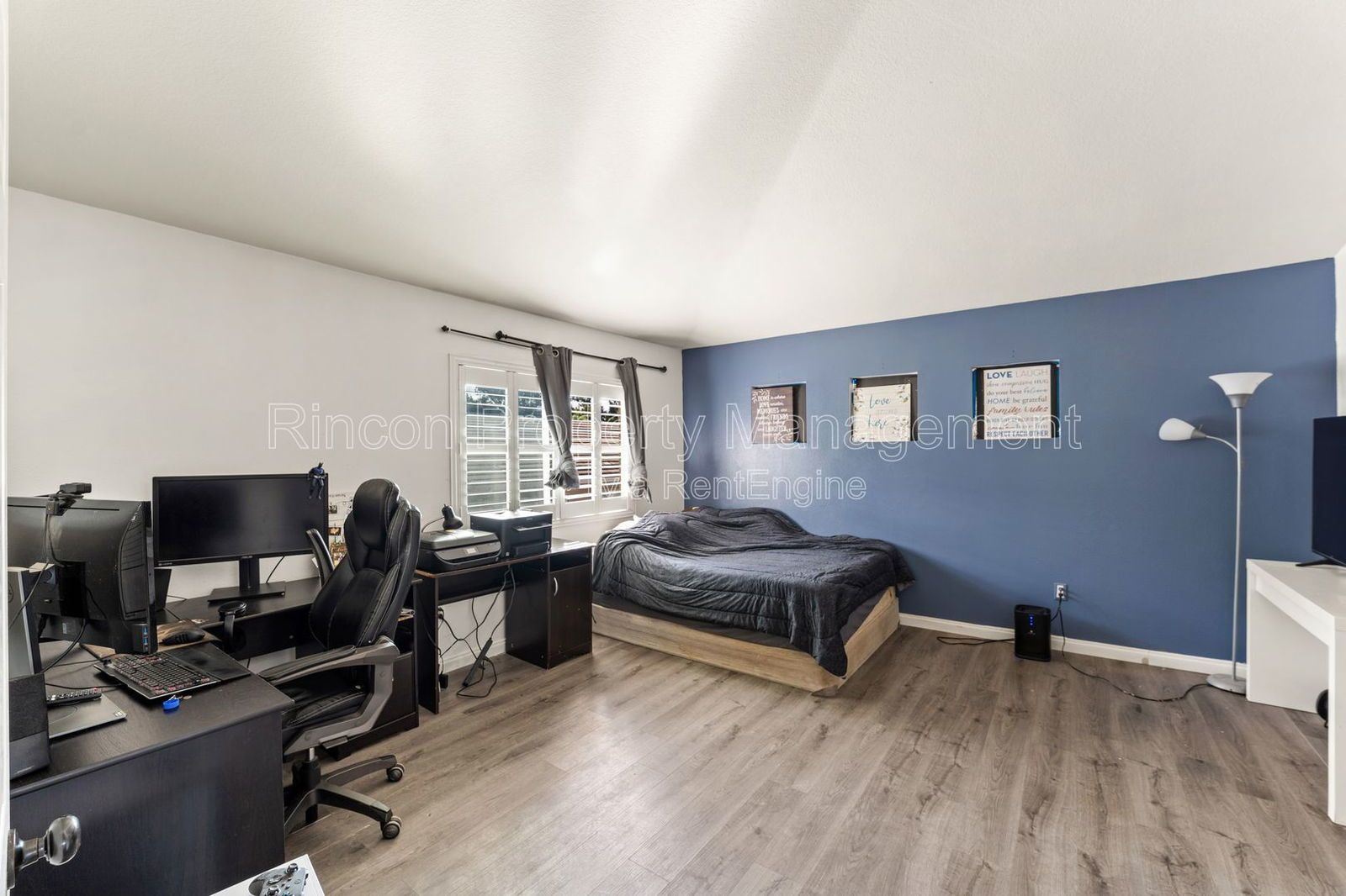 Spacious Two-Story Home for Rent in Fillmore – Available March 17th property image