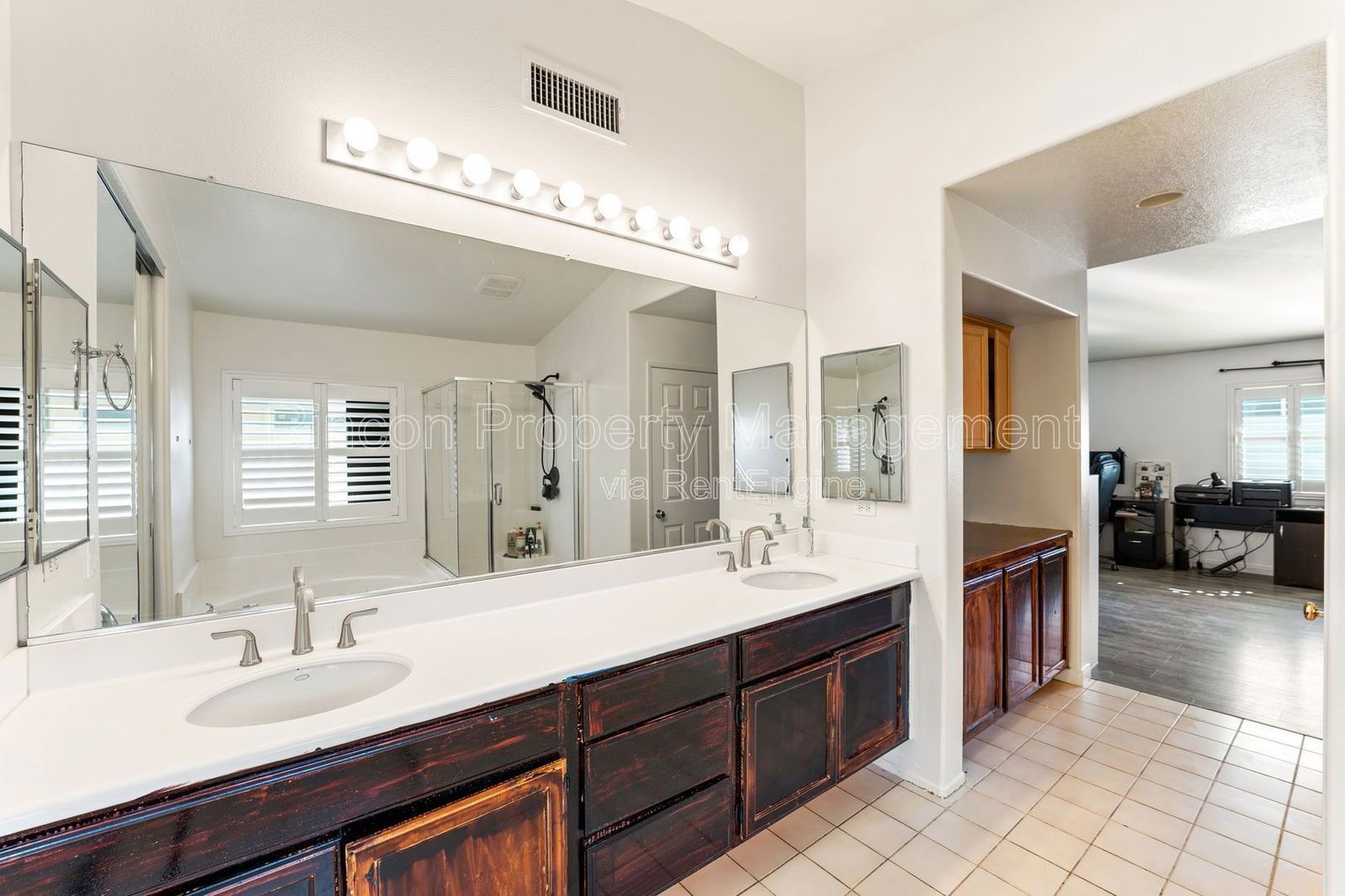 Spacious Two-Story Home for Rent in Fillmore – Available March 17th property image