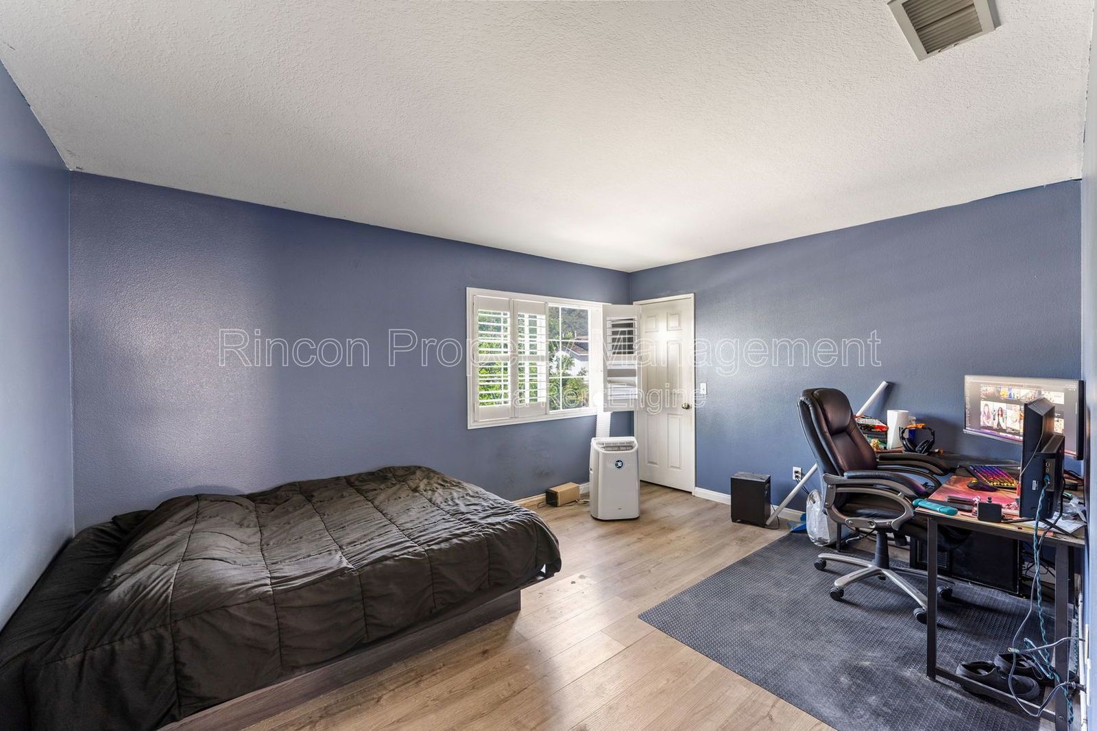 Spacious Two-Story Home for Rent in Fillmore – Available March 17th property image