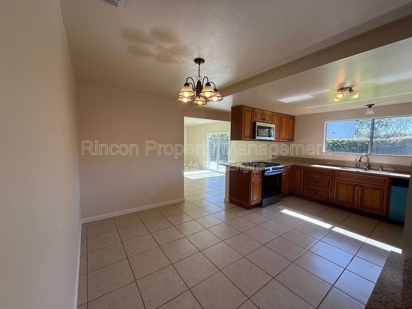 4 Bedrooms/2 Baths--*Sea View Estates* Oxnard property image