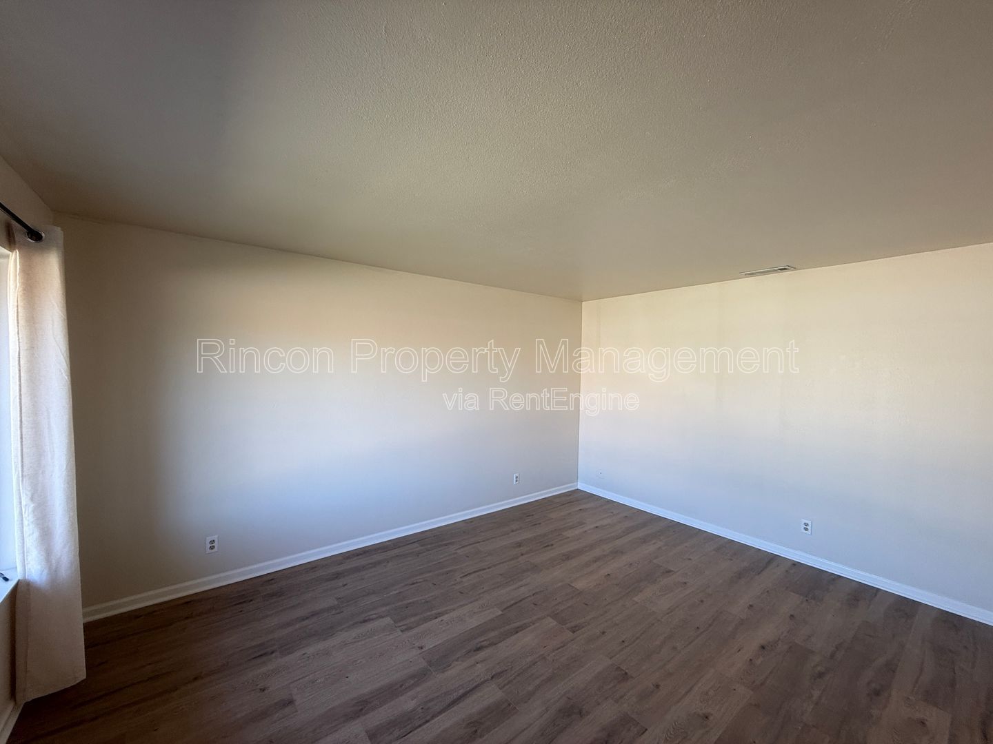 4 Bedrooms/2 Baths--*Sea View Estates* Oxnard property image