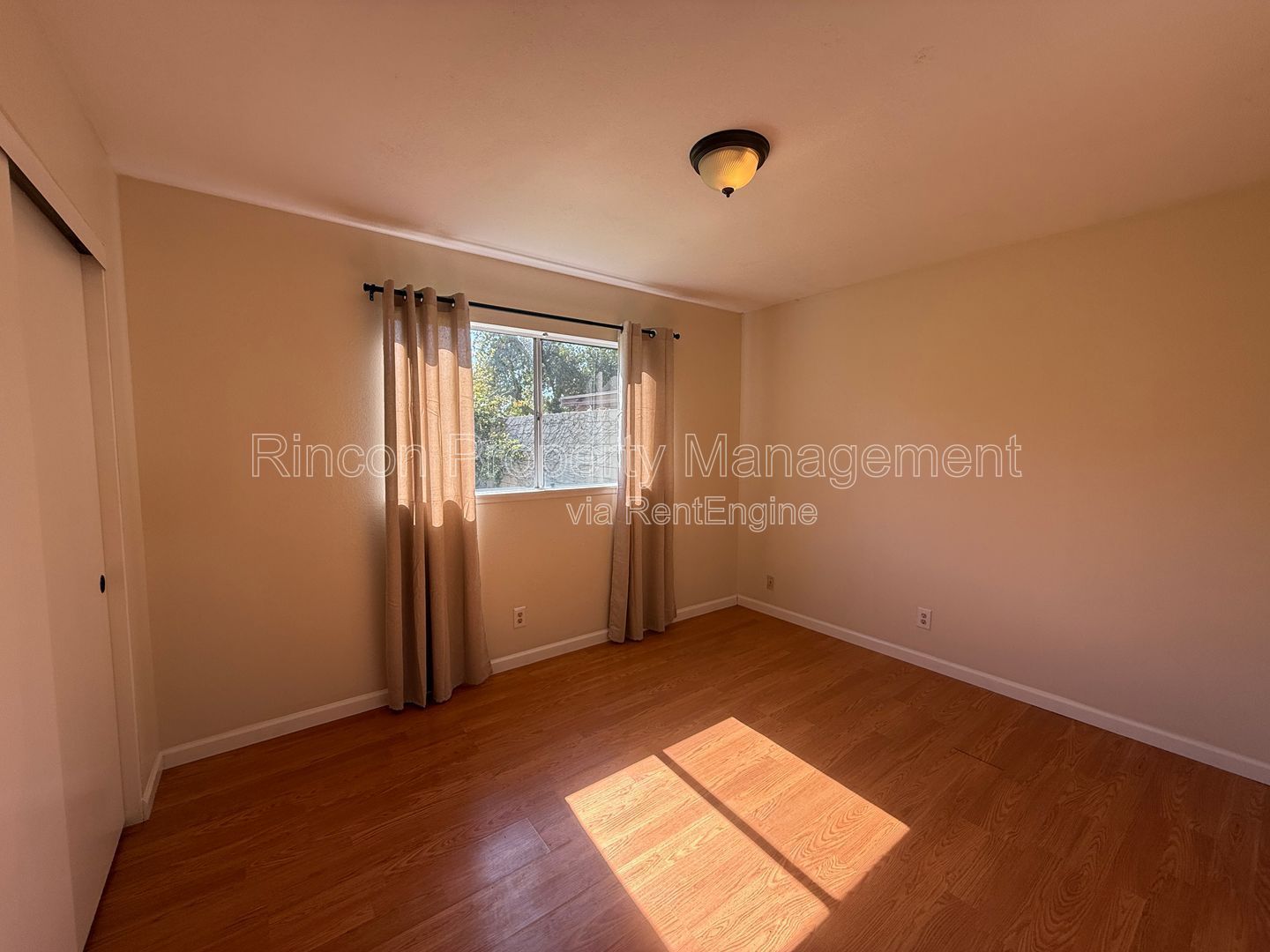 4 Bedrooms/2 Baths--*Sea View Estates* Oxnard property image