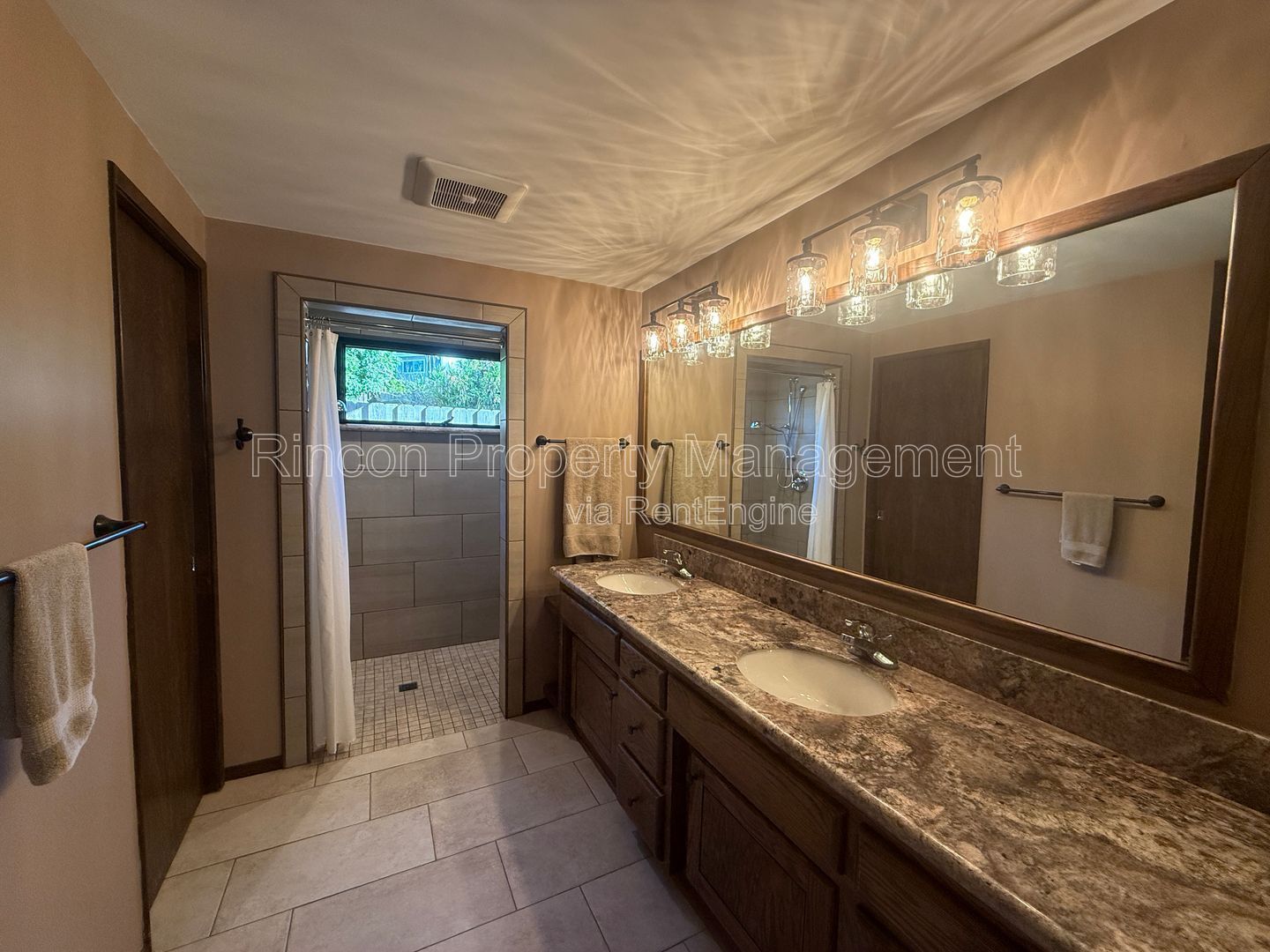 **Cherry II Ventura** 3 Bedrooms/2 Baths, Cul-de-sac Home property image