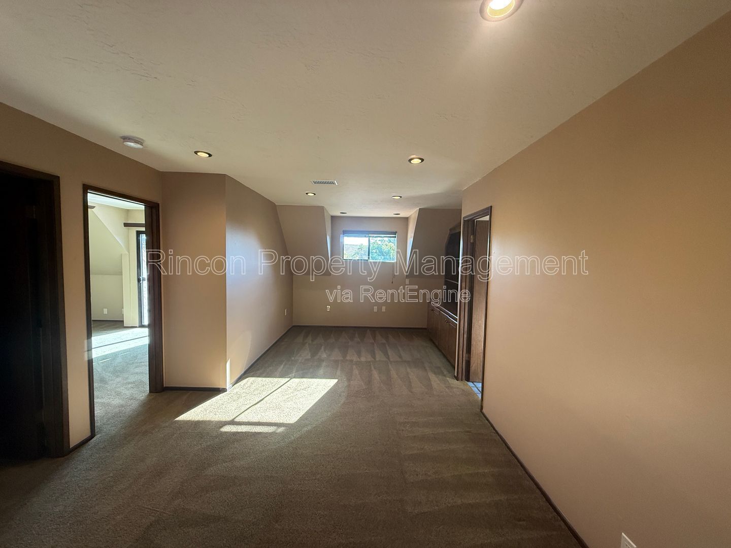 **Cherry II Ventura** 3 Bedrooms/2 Baths, Cul-de-sac Home property image