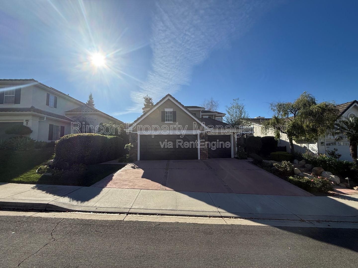 *Modern and Spacious *4 Bedroom 3 Bathroom Home in Thousand Oaks *Available 2/17* property image
