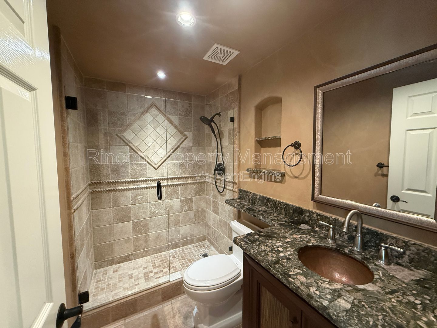 *Modern and Spacious *4 Bedroom 3 Bathroom Home in Thousand Oaks *Available 2/17* property image