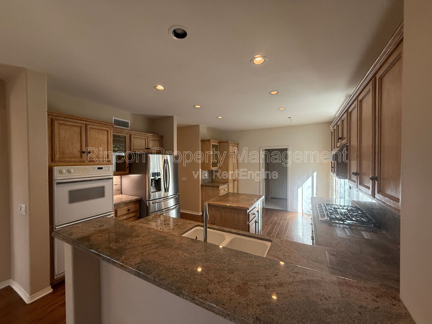 *Modern and Spacious *4 Bedroom 3 Bathroom Home in Thousand Oaks *Available 2/17* property image