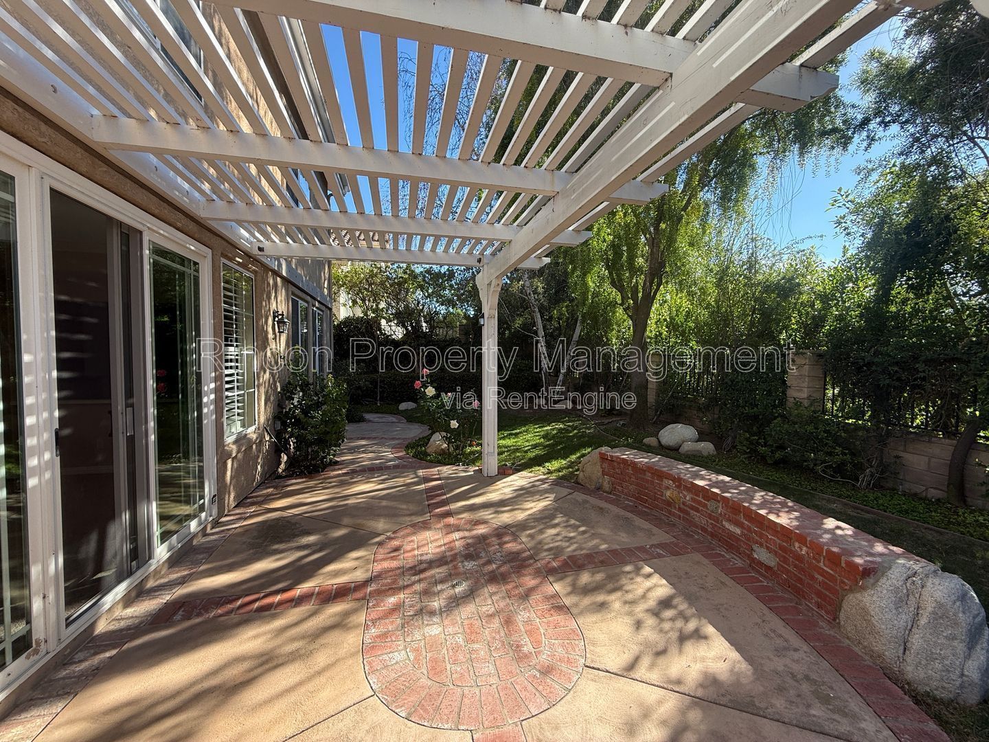 *Modern and Spacious *4 Bedroom 3 Bathroom Home in Thousand Oaks *Available 2/17* property image