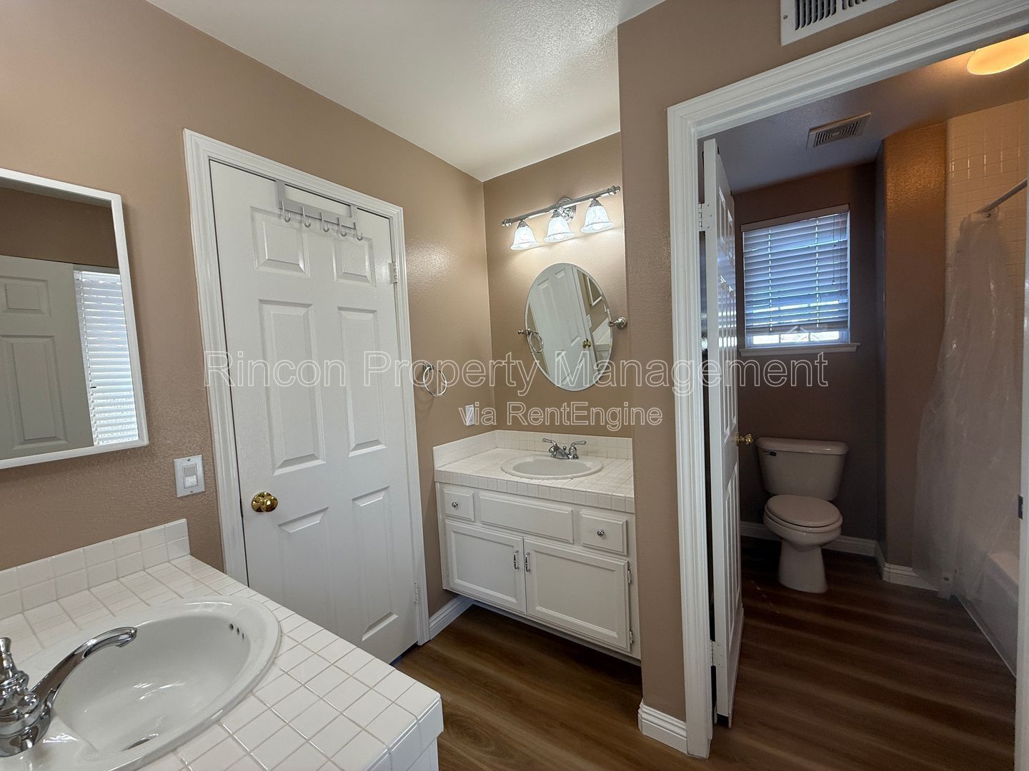 *Modern and Spacious *4 Bedroom 3 Bathroom Home in Thousand Oaks *Available 2/17* property image