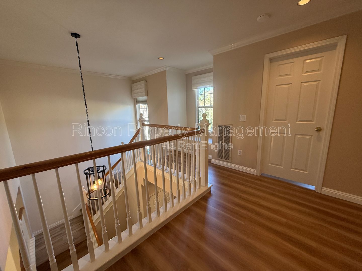 *Modern and Spacious *4 Bedroom 3 Bathroom Home in Thousand Oaks *Available 2/17* property image