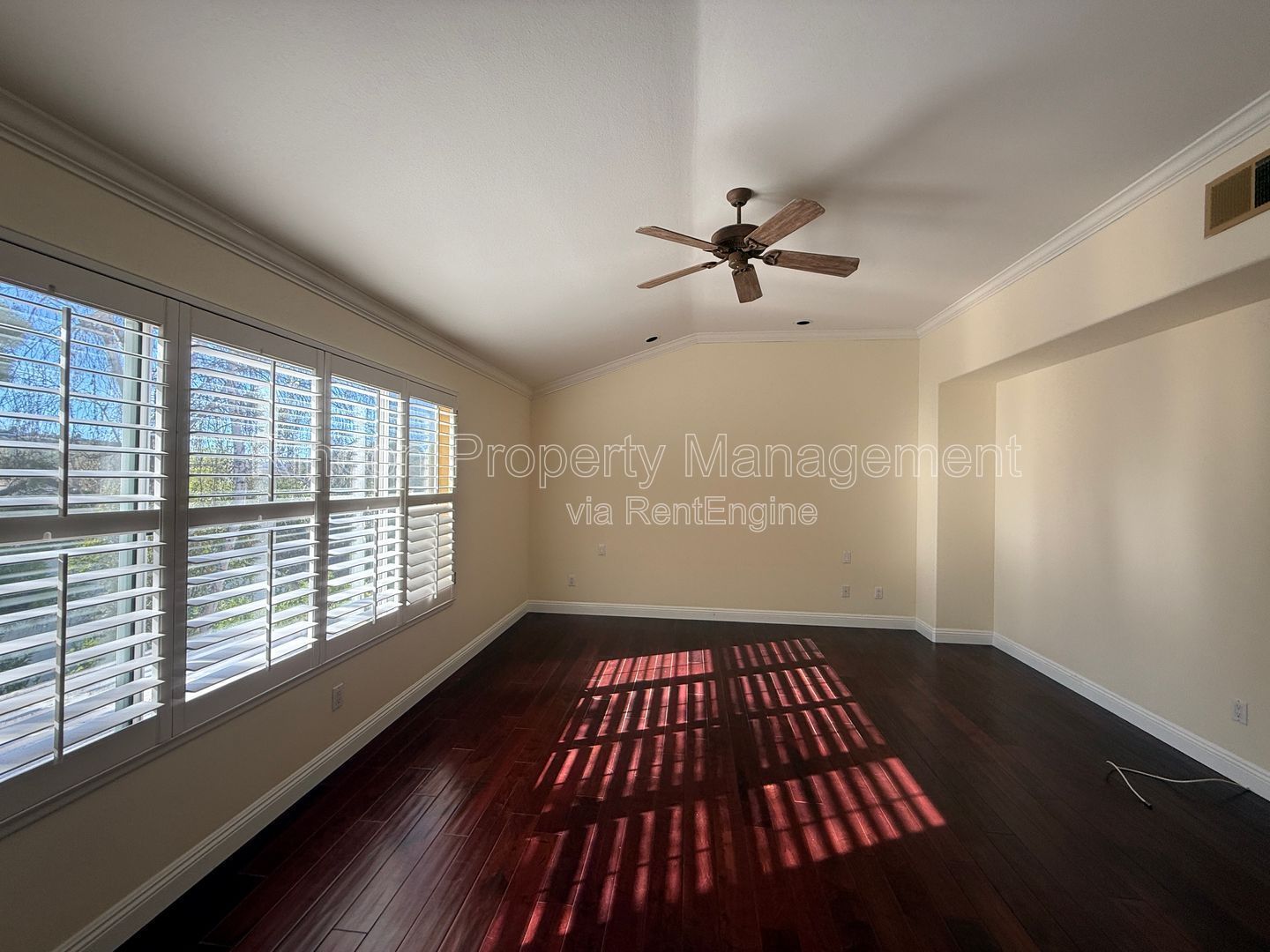 *Modern and Spacious *4 Bedroom 3 Bathroom Home in Thousand Oaks *Available 2/17* property image