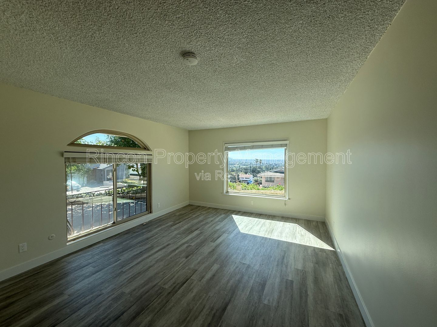 Newly Remodeled Hillside Home-Ventura *4 Bedrooms/3 Baths* Amazing Views! property image