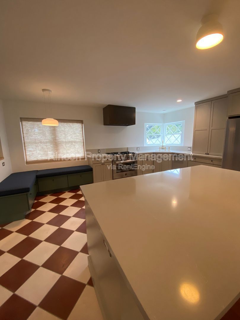 *Serene Setting, Amazing Amenities* 3 Bedroom Foothills Home property image