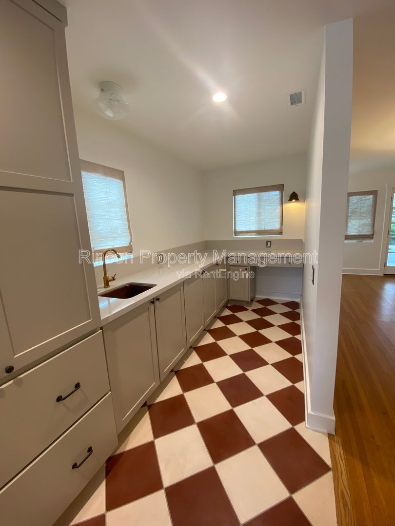 *Serene Setting, Amazing Amenities* 3 Bedroom Foothills Home property image