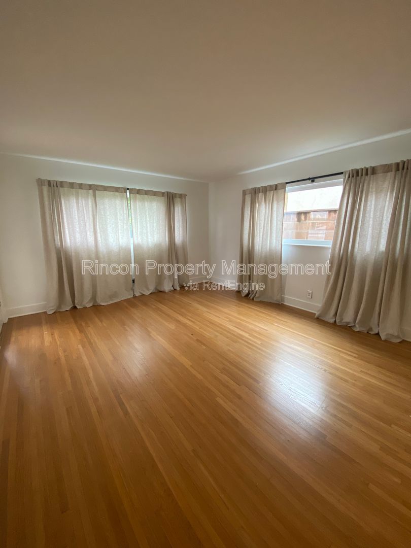 *Serene Setting, Amazing Amenities* 3 Bedroom Foothills Home property image