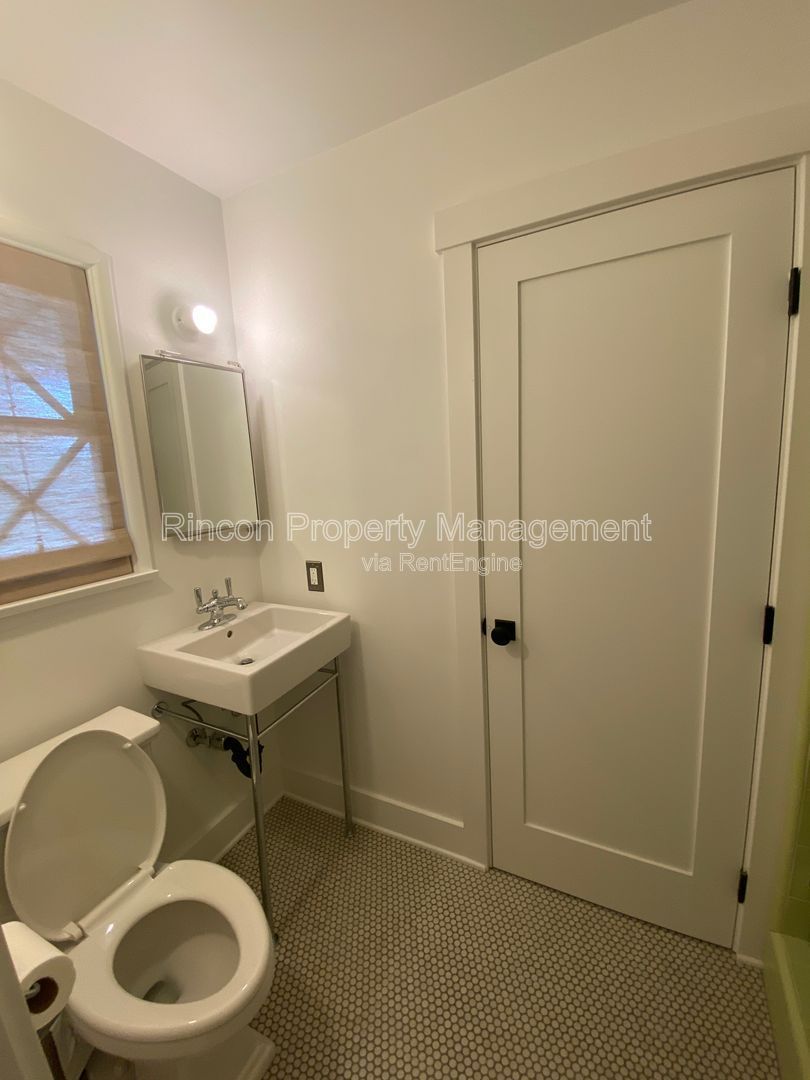 *Serene Setting, Amazing Amenities* 3 Bedroom Foothills Home property image