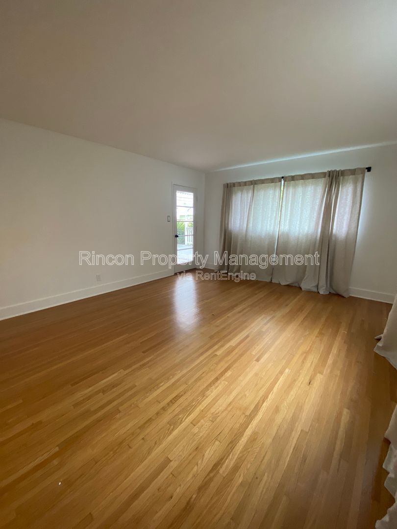 *Serene Setting, Amazing Amenities* 3 Bedroom Foothills Home property image