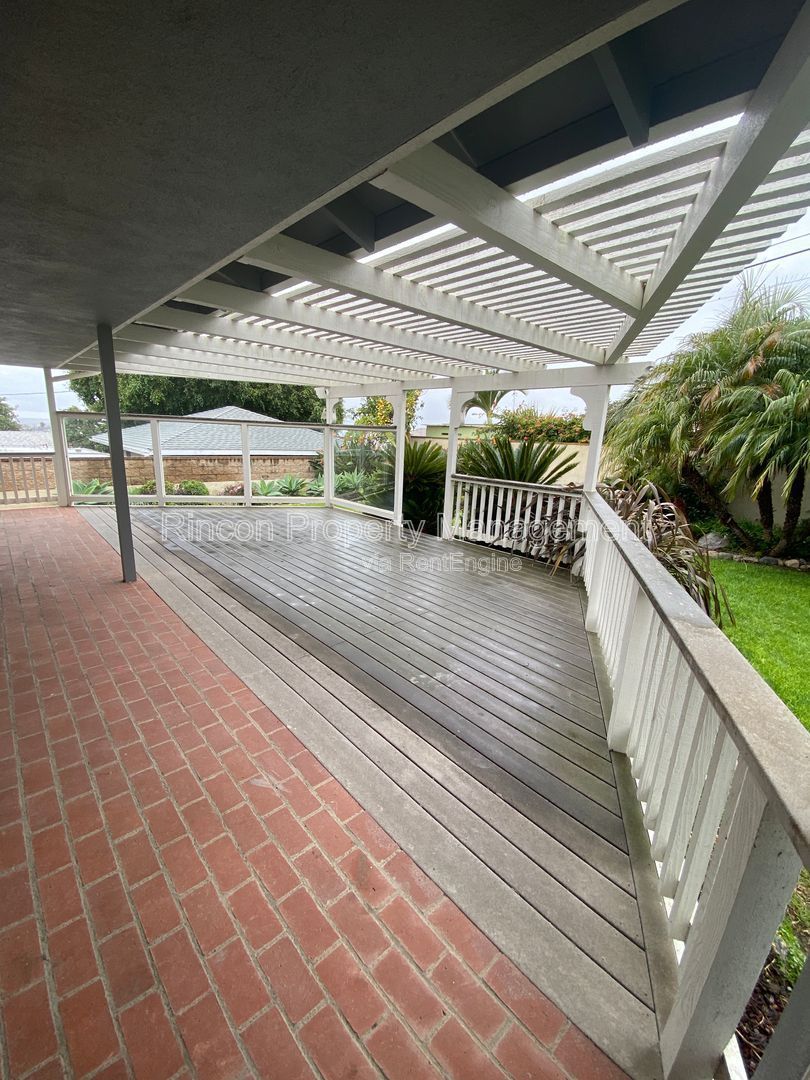 *Serene Setting, Amazing Amenities* 3 Bedroom Foothills Home property image