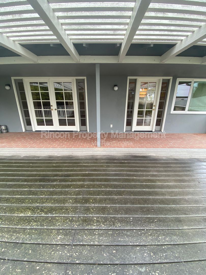 *Serene Setting, Amazing Amenities* 3 Bedroom Foothills Home property image