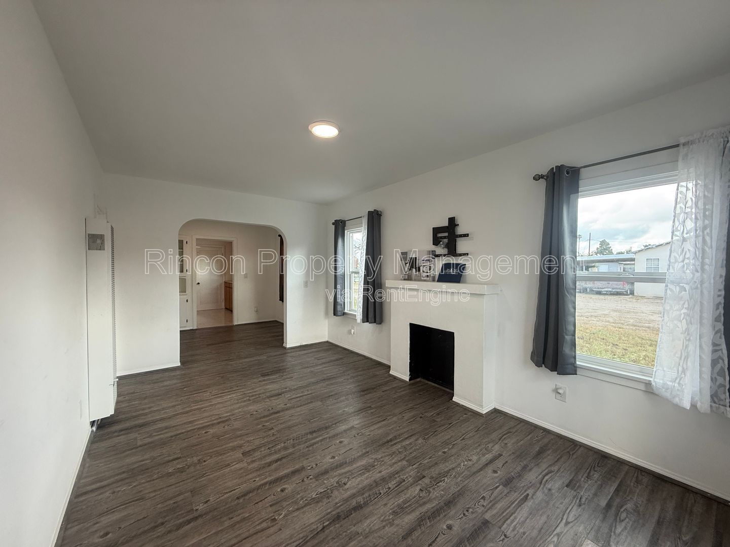 ***Cozy Bungalow for rent in El Rio, Oxnard*** Available now!!! property image