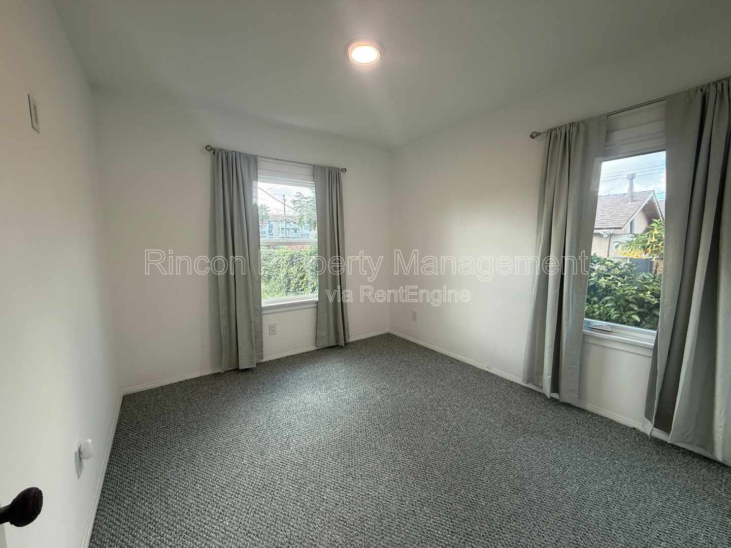 ***Cozy Bungalow for rent in El Rio, Oxnard*** Available now!!! property image