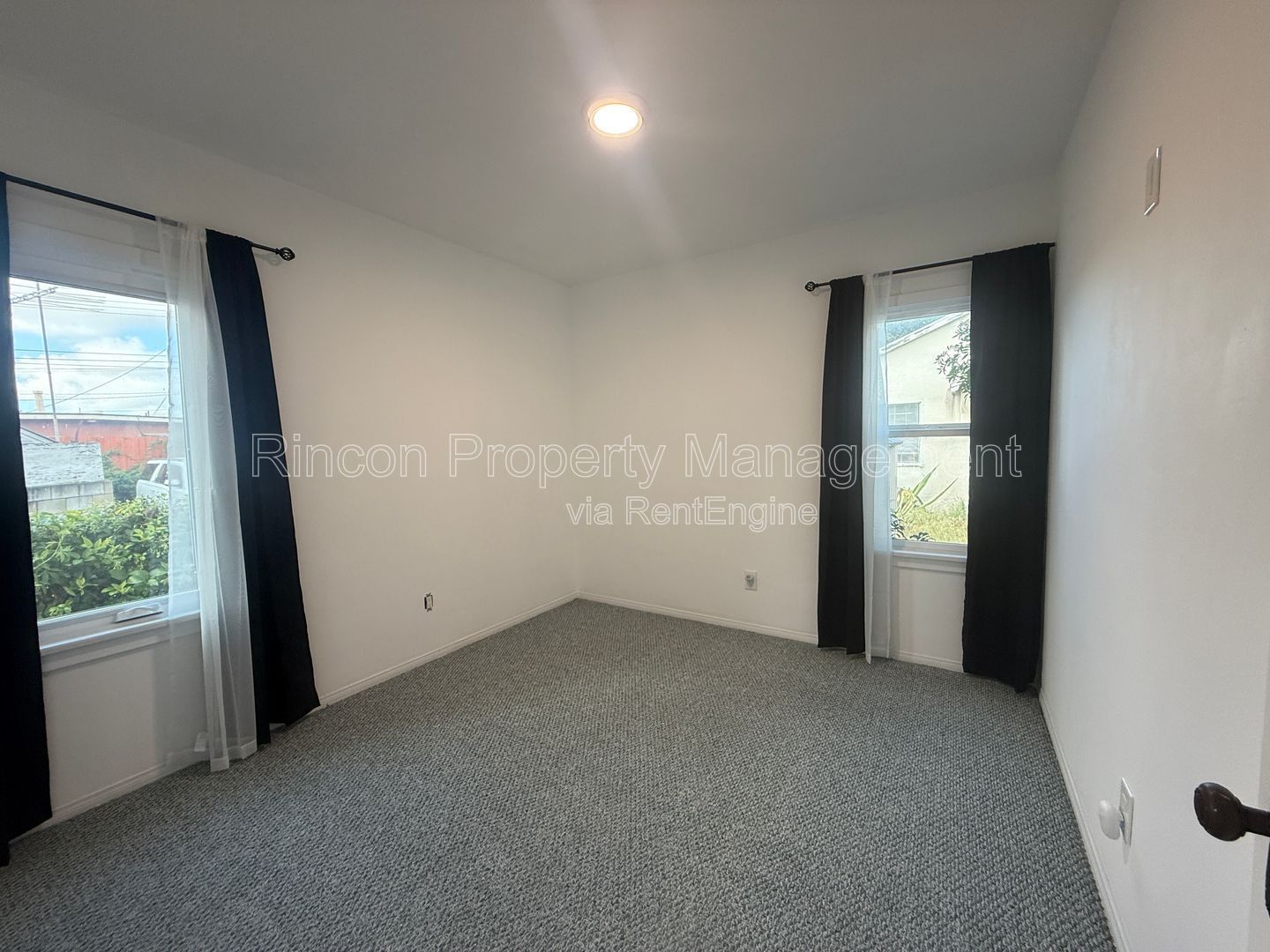 ***Cozy Bungalow for rent in El Rio, Oxnard*** Available now!!! property image