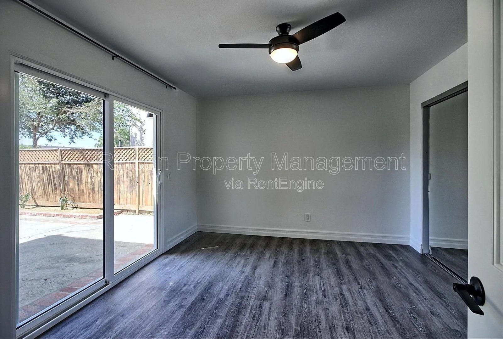 Spacious Ventura Home with 6 Bedrooms, Expansive Backyard & Fireplace property image