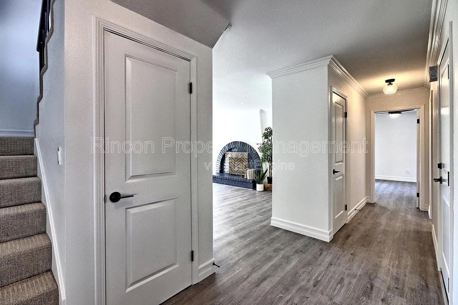 Spacious Ventura Home with 6 Bedrooms, Expansive Backyard & Fireplace property image