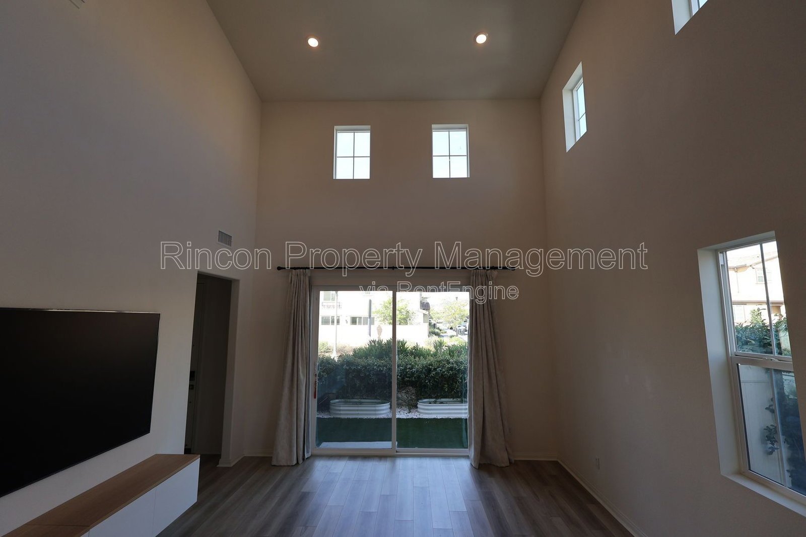 **Built in 2021, 3-Bedroom Sinlge Family Home at the Harvest in Santa Paula** Available Now!! property image