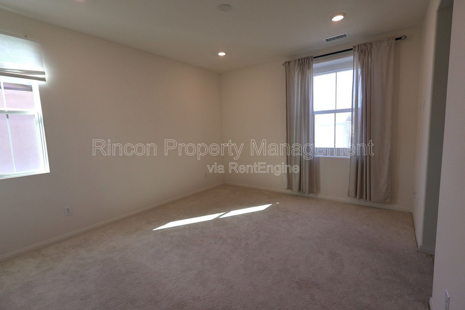 **Built in 2021, 3-Bedroom Sinlge Family Home at the Harvest in Santa Paula** Available Now!! property image