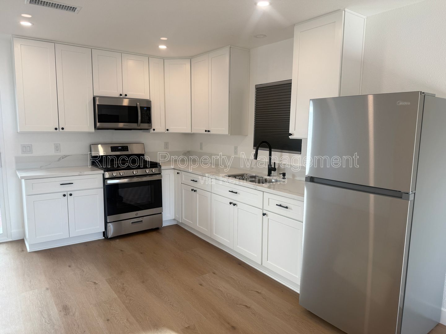 *** Spacious 4 Bedroom home in Fillmore*** Available Now! property image