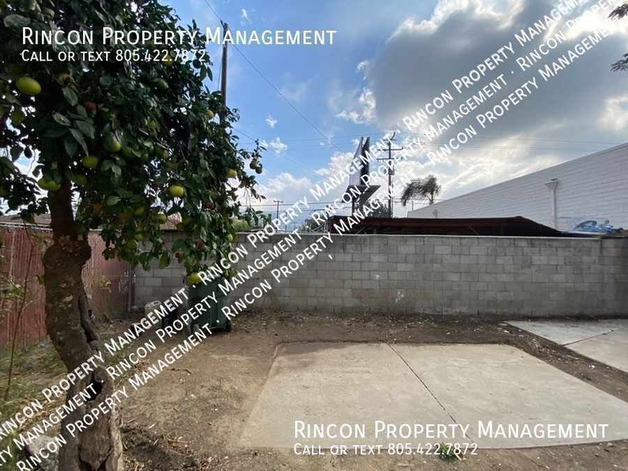 2 Bedroom/ 1 Bath *Convenient Location Santa Paula* Available NOW!!! property image