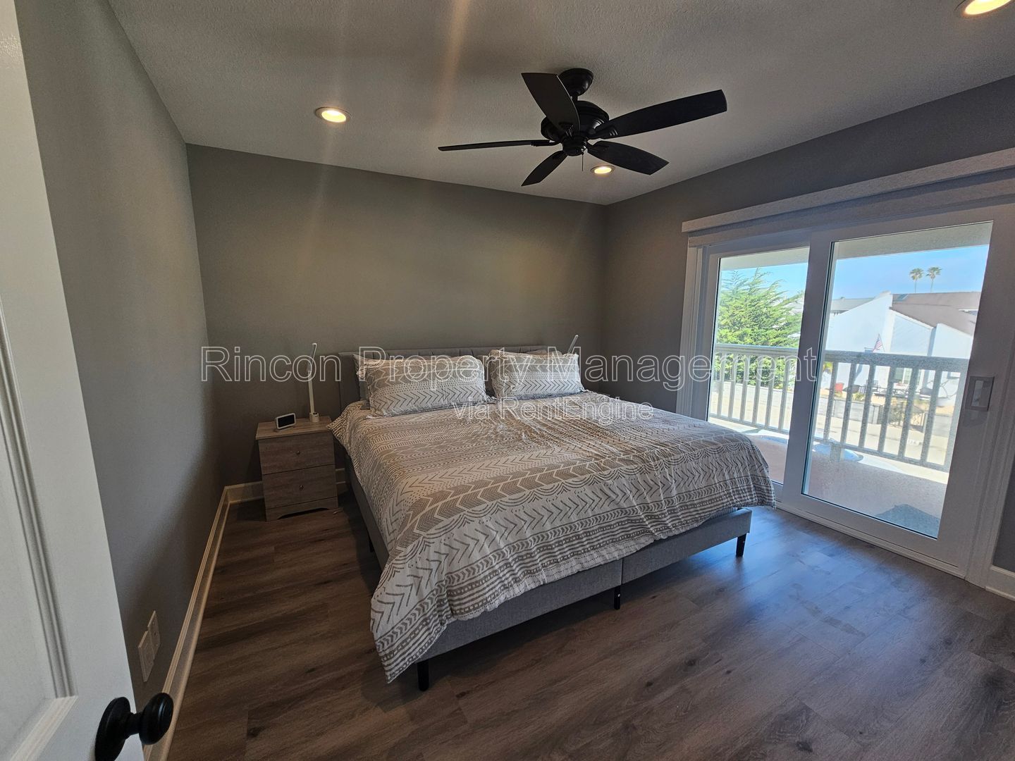 ***Fully Furnished Beach House Available Now in Oxnard!!*** property image